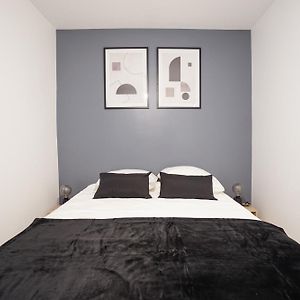 Spacious Apartment Near The Champs De Mars